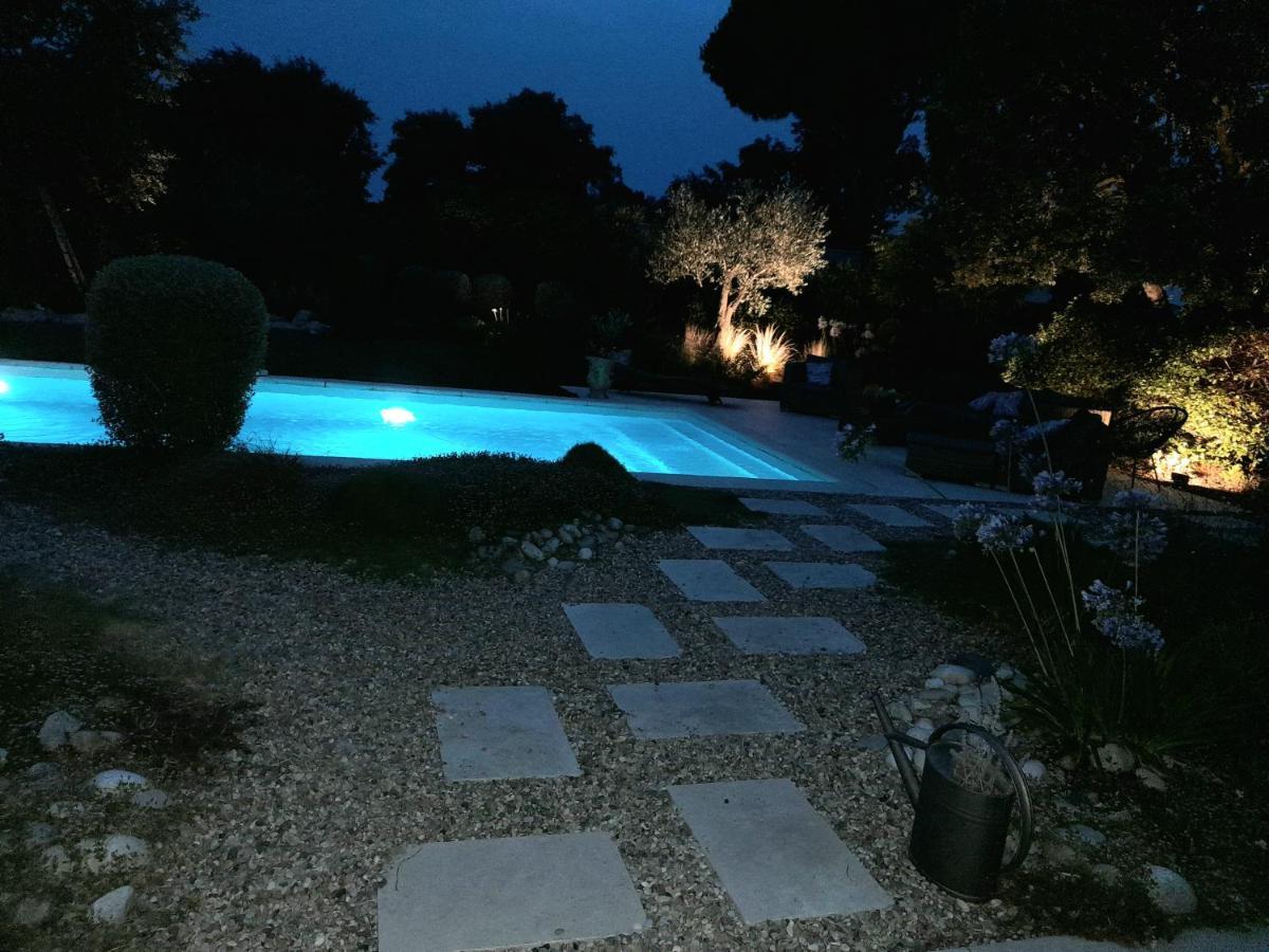 La Mathilde Bed & Breakfast Villeneuve-lès-Avignon Екстериор снимка